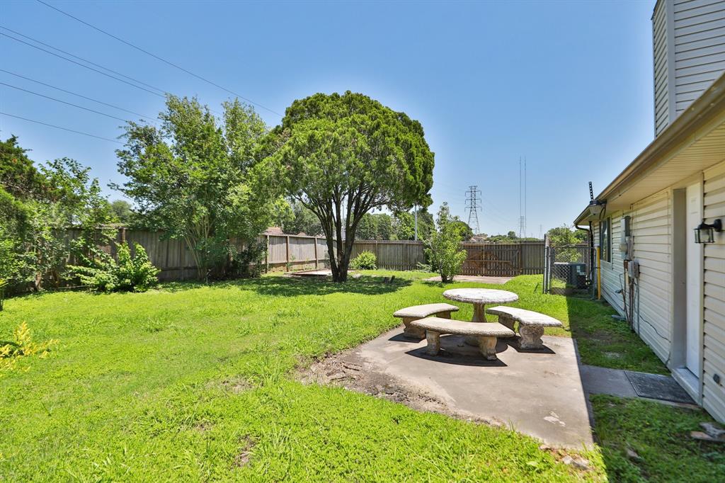 8606 Quail Vista Drive, Missouri City, Texas image 38