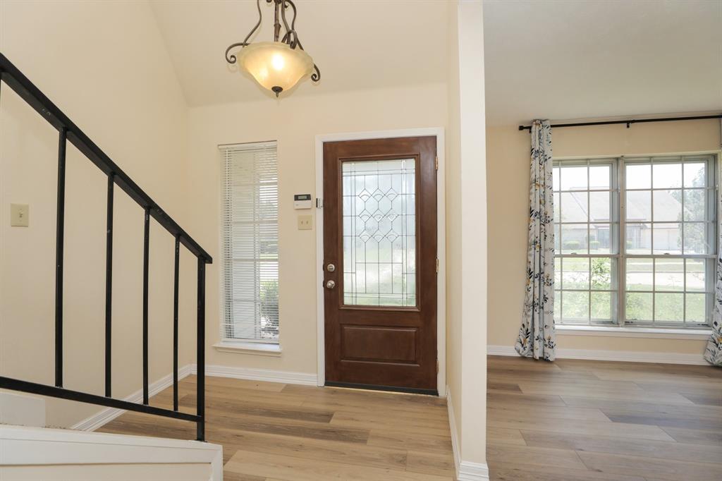 8606 Quail Vista Drive, Missouri City, Texas image 4