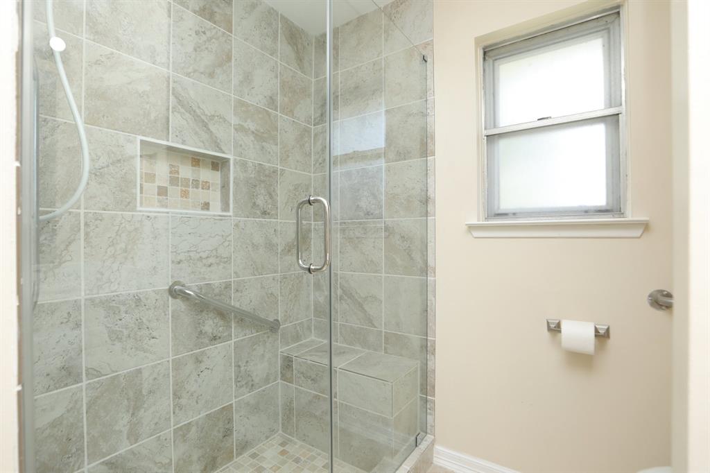 8606 Quail Vista Drive, Missouri City, Texas image 24