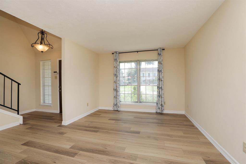 8606 Quail Vista Drive, Missouri City, Texas image 5