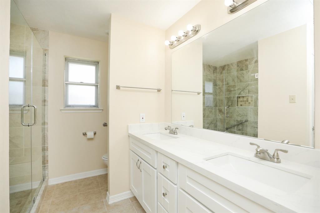 8606 Quail Vista Drive, Missouri City, Texas image 23