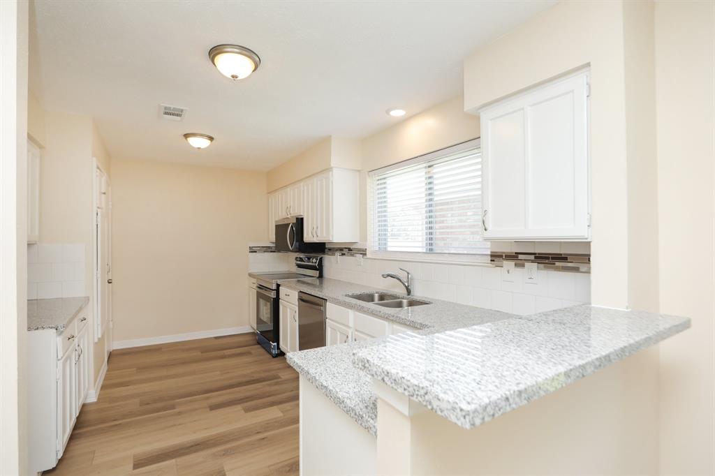 8606 Quail Vista Drive, Missouri City, Texas image 13