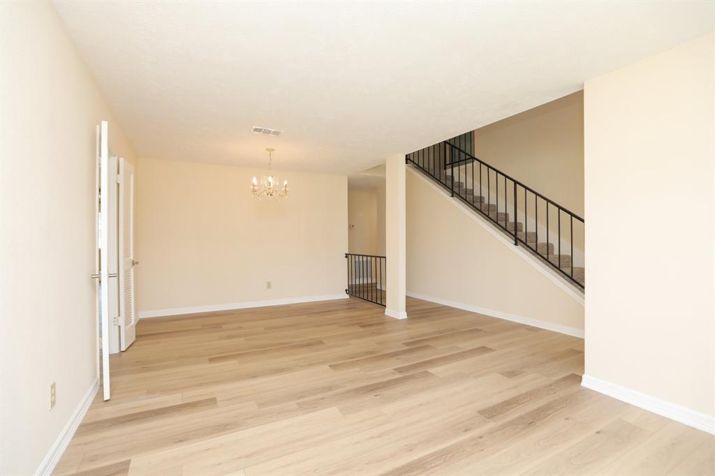 8606 Quail Vista Drive, Missouri City, Texas image 8