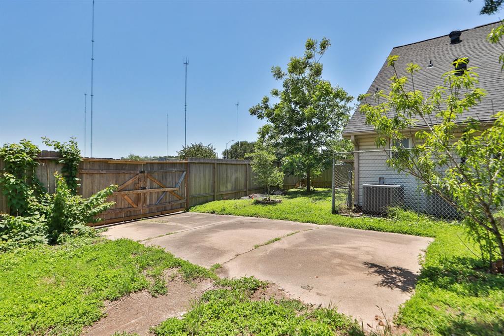 8606 Quail Vista Drive, Missouri City, Texas image 36