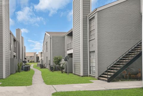 12500 Sandpiper Drive 34 Houston TX 77035