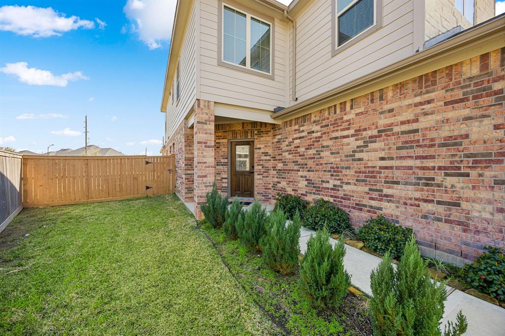 412 Long Beach Bay Drive, Katy, Texas image 10