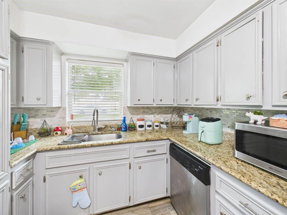 21157 Briar Willow Drive, Porter, Texas image 3