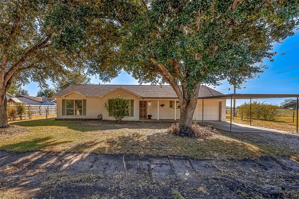 6317 Bowers Street, Wallis, Texas image 1