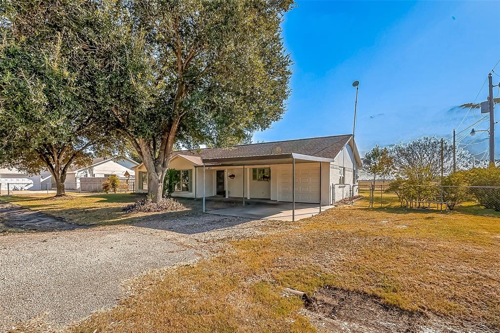 6317 Bowers Street, Wallis, Texas image 3