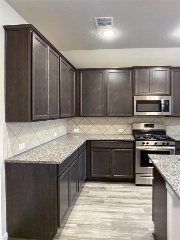 27203 Blue Pool Drive, Katy, Texas image 6