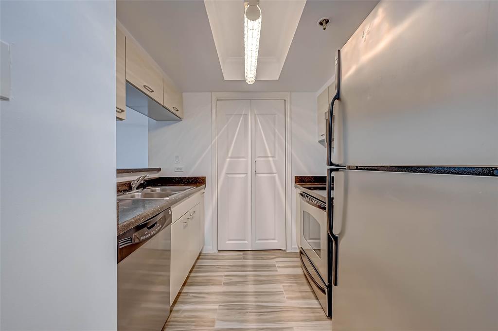 3525 Sage Road #901, Houston, Texas image 3