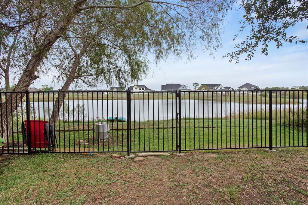 4197 Country Club Drive, Dickinson, Texas image 26