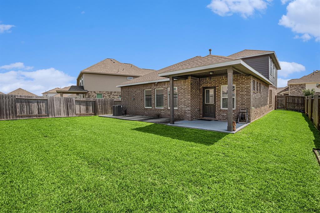 10906 Granite Chief Drive, Rosharon, Texas image 32