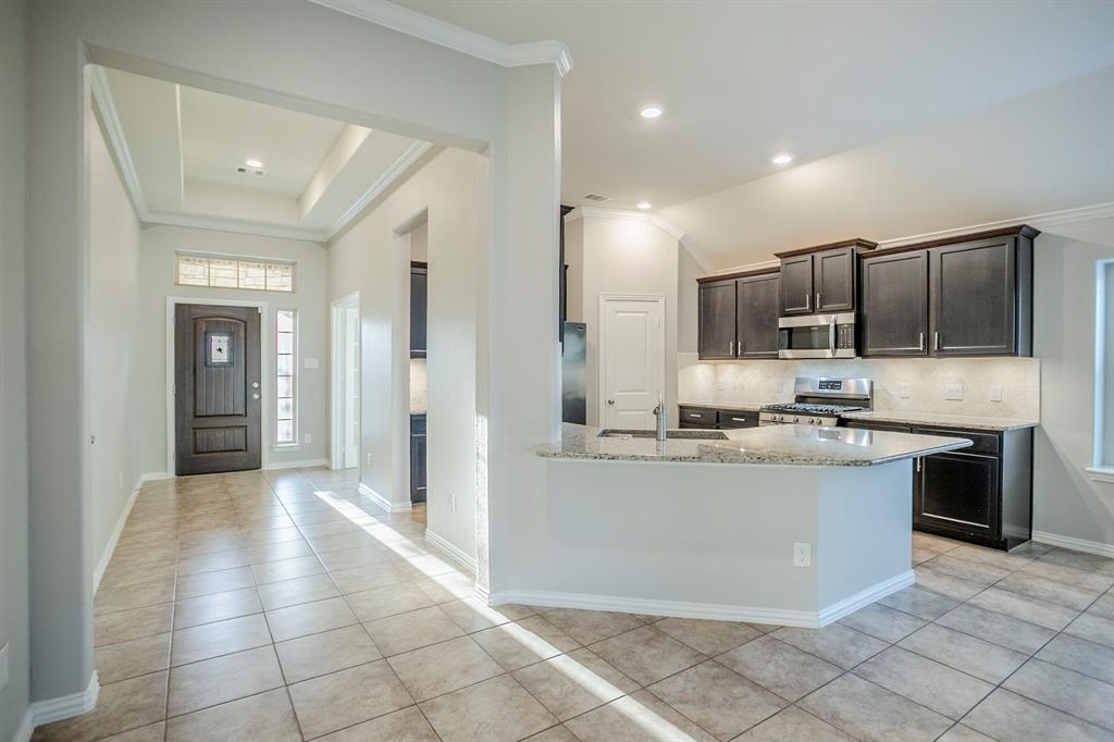 15627 E Galley Drive, Crosby, Texas image 4
