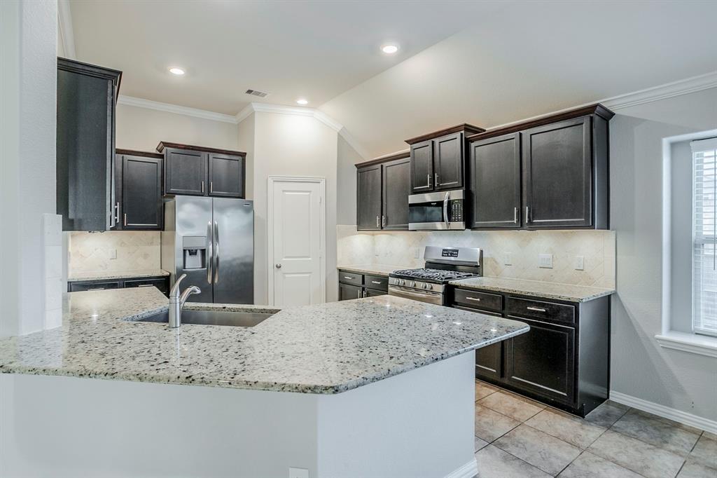 15627 E Galley Drive, Crosby, Texas image 8