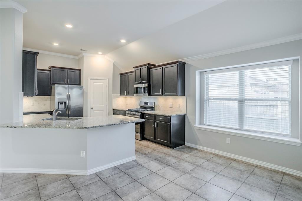 15627 E Galley Drive, Crosby, Texas image 9
