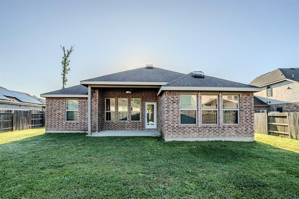 15627 E Galley Drive, Crosby, Texas image 33