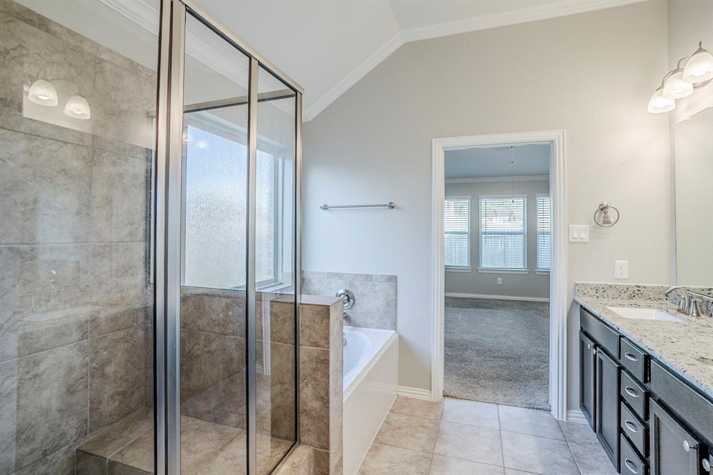 15627 E Galley Drive, Crosby, Texas image 23