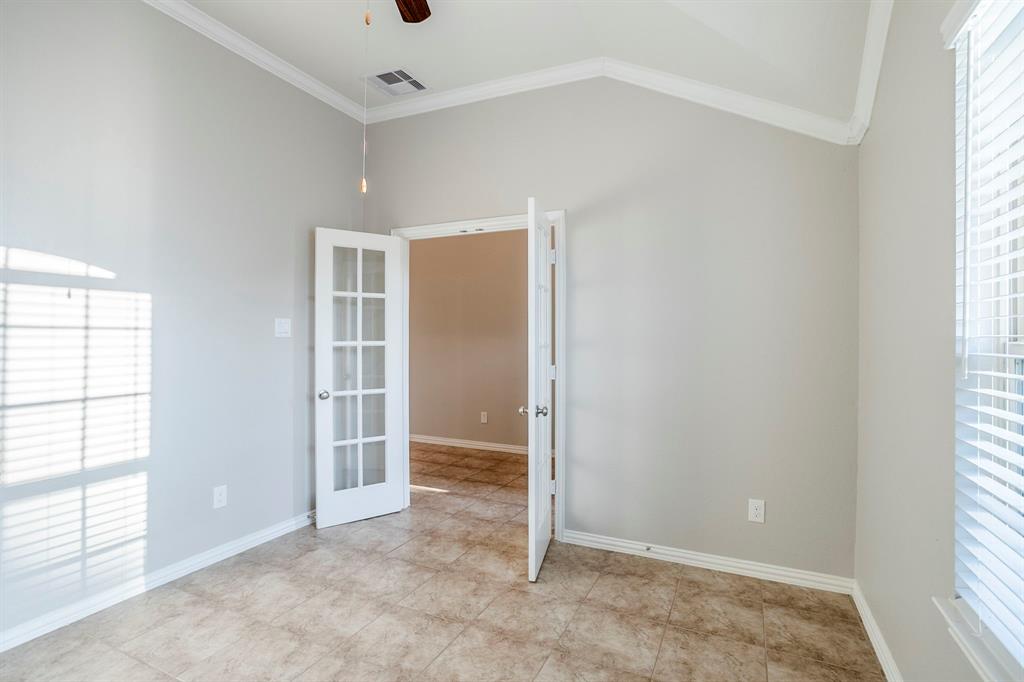 15627 E Galley Drive, Crosby, Texas image 6