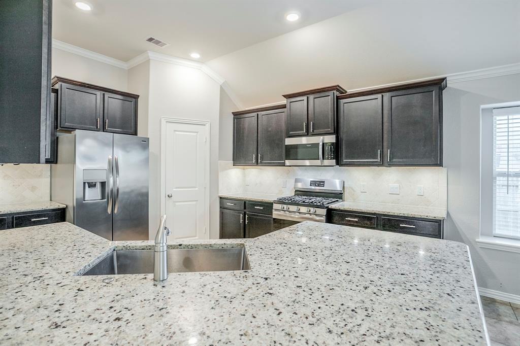 15627 E Galley Drive, Crosby, Texas image 13