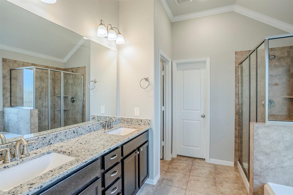 15627 E Galley Drive, Crosby, Texas image 22