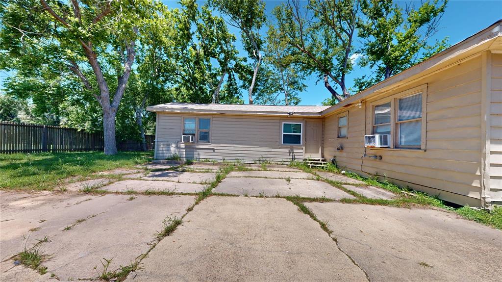 6310 Amber Drive, Hitchcock, Texas image 34