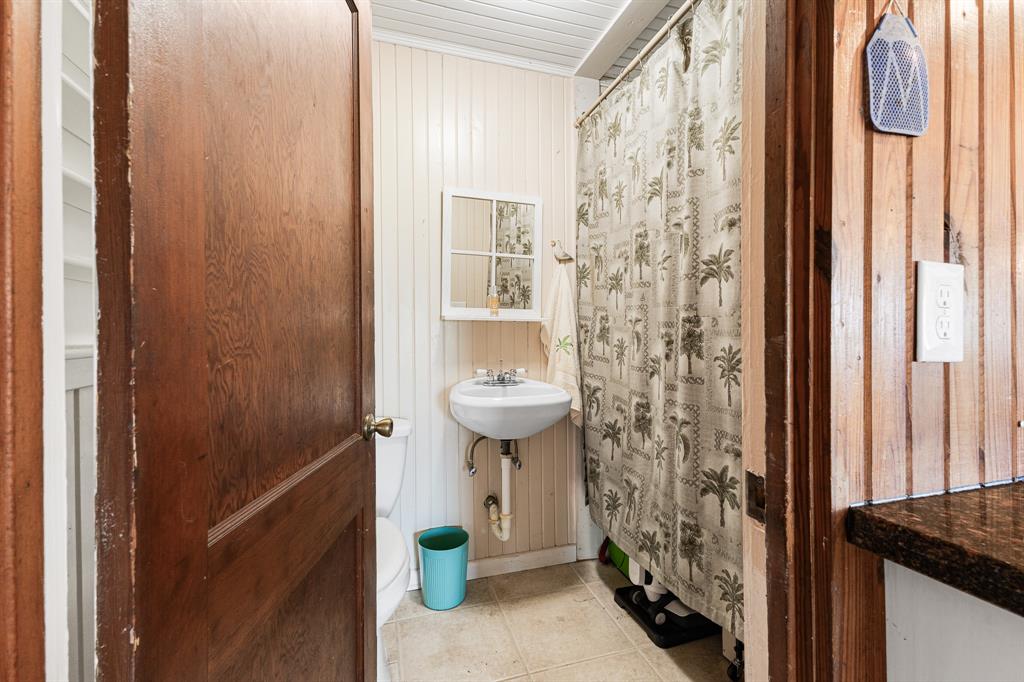 4110 2nd Street St, Galveston, Texas image 32
