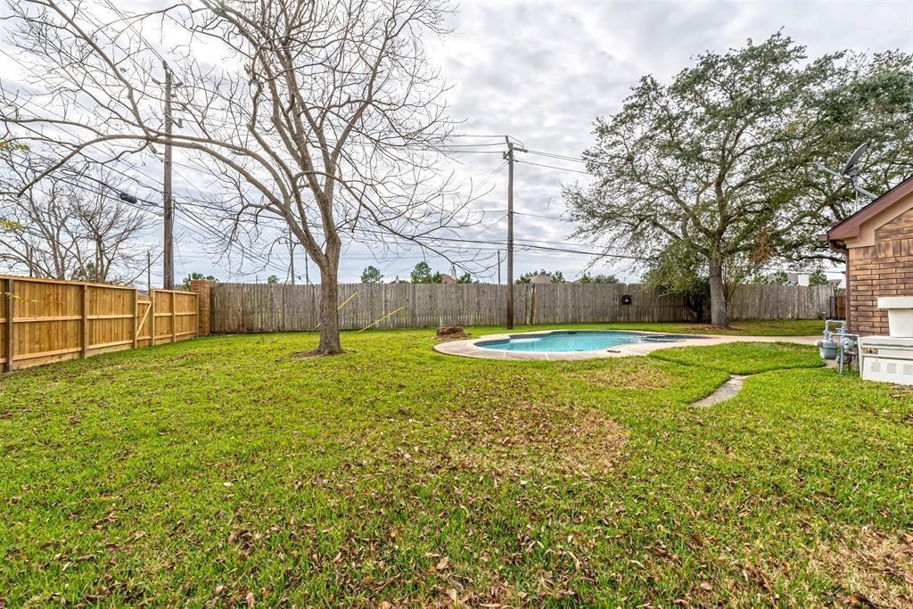 2543 Forge Stone Drive, Friendswood, Texas image 20