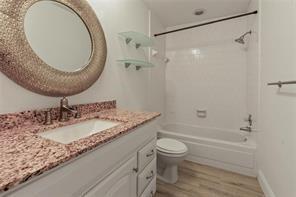2543 Forge Stone Drive, Friendswood, Texas image 11