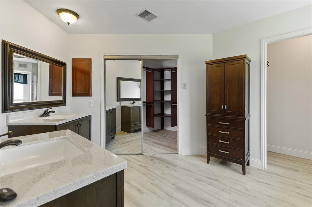 2543 Forge Stone Drive, Friendswood, Texas image 6