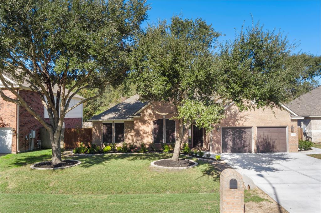 11122 N Country Club Green Drive, Tomball, Texas image 5