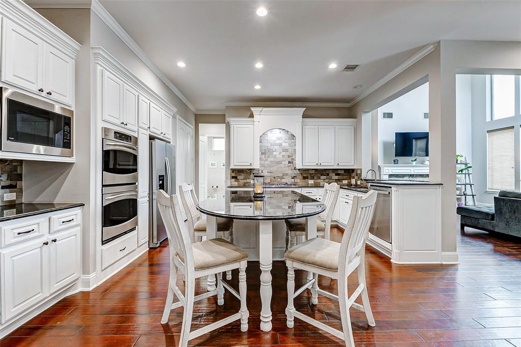 5722 Spring River Lane, Fulshear, Texas image 16