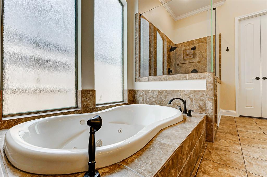 5722 Spring River Lane, Fulshear, Texas image 31