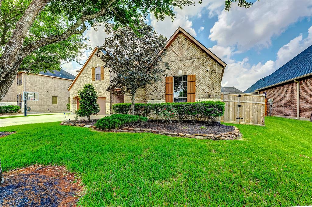5722 Spring River Lane, Fulshear, Texas image 6