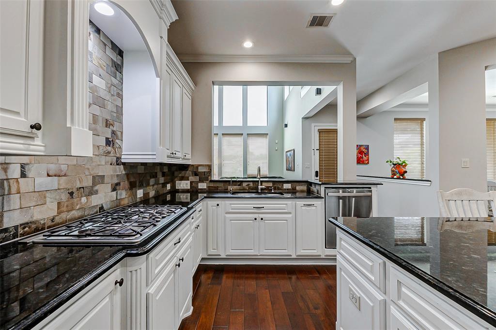 5722 Spring River Lane, Fulshear, Texas image 21