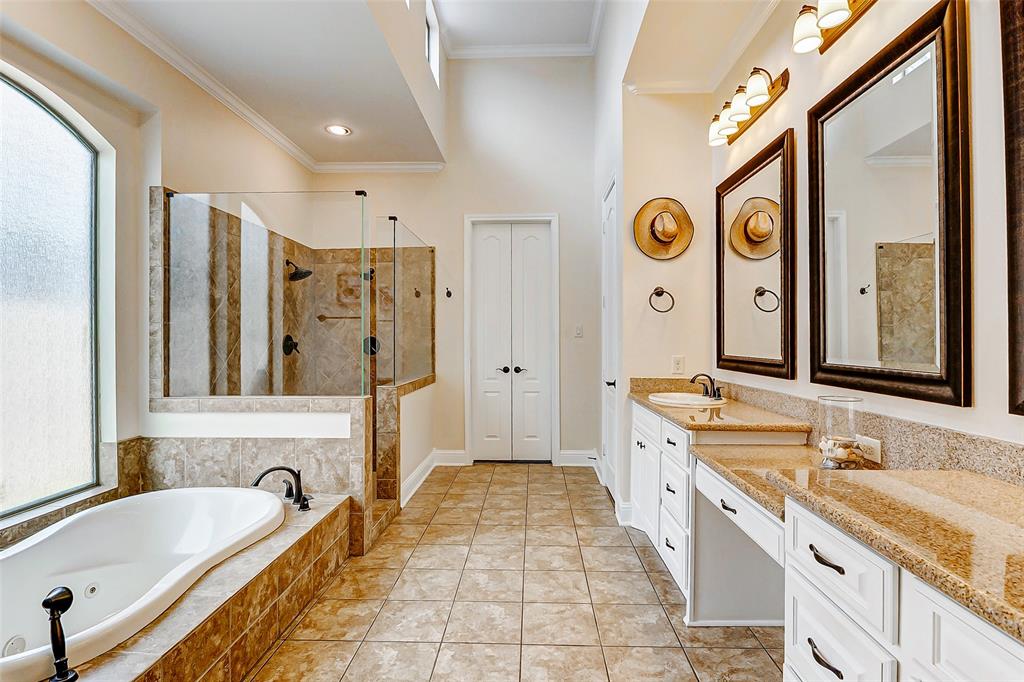 5722 Spring River Lane, Fulshear, Texas image 30