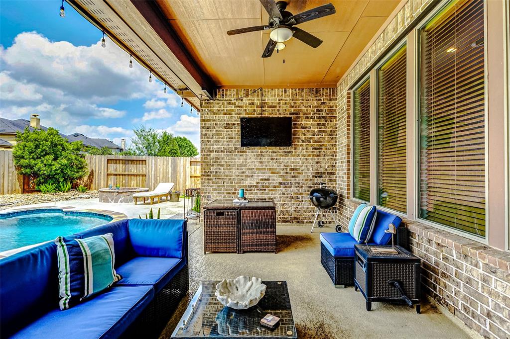 5722 Spring River Lane, Fulshear, Texas image 43