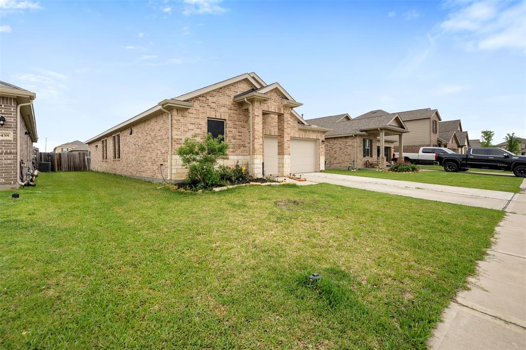 8434 Baywatch Circle, Baytown, Texas image 2