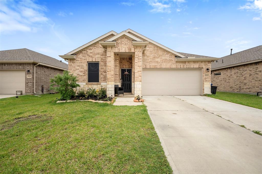 8434 Baywatch Circle, Baytown, Texas image 1
