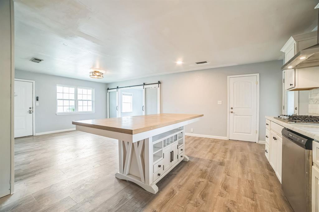 801 E Johnson Street, Burnet, Texas image 10