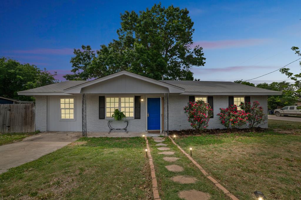 801 E Johnson Street, Burnet, Texas image 1