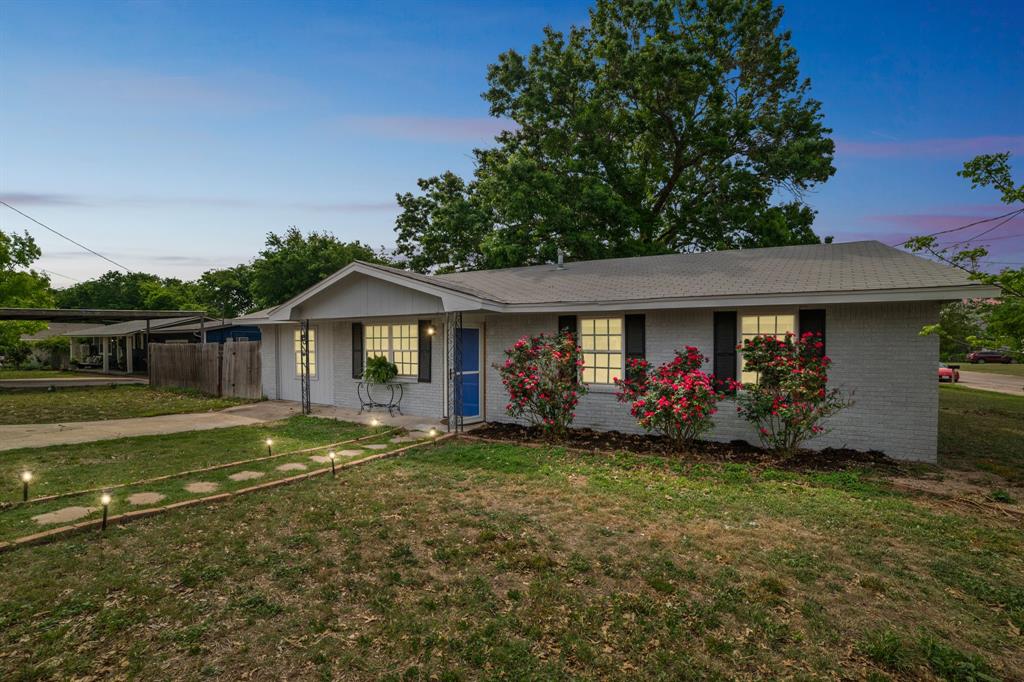 801 E Johnson Street, Burnet, Texas image 3