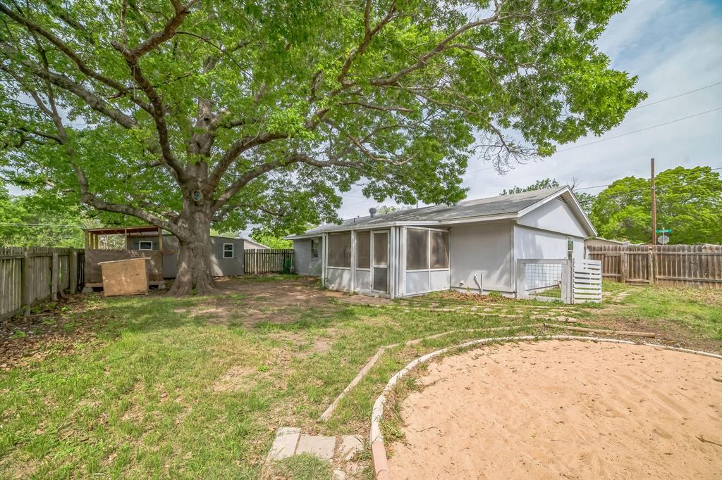 801 E Johnson Street, Burnet, Texas image 27