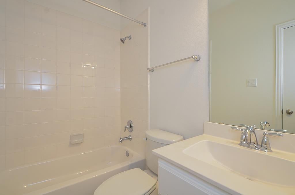 6802 Monarch Falls Lane, Katy, Texas image 24