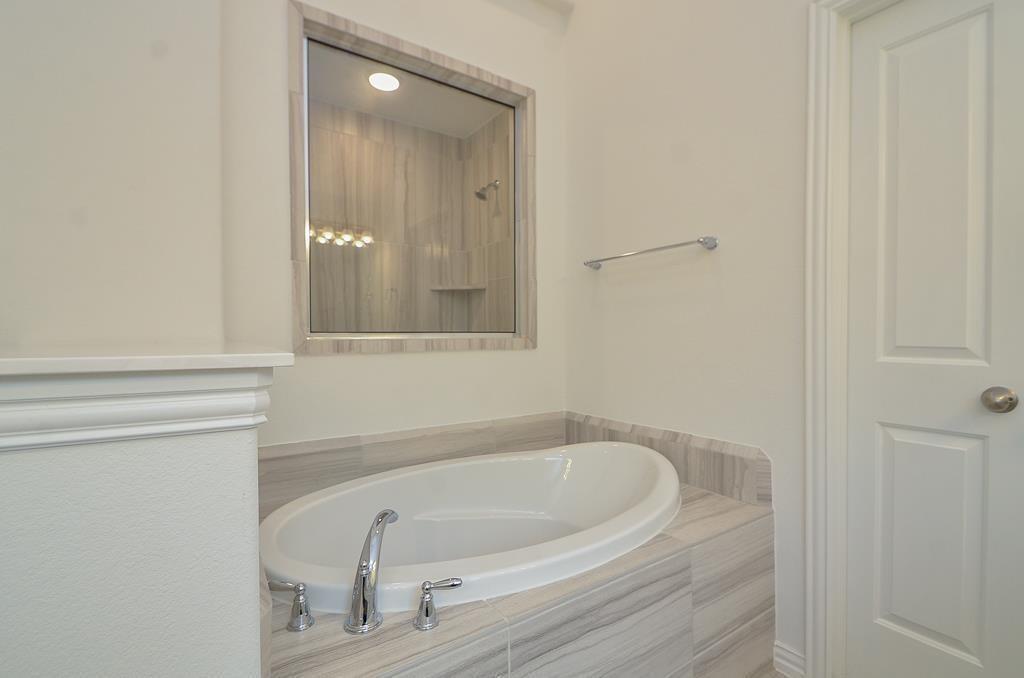 6802 Monarch Falls Lane, Katy, Texas image 20