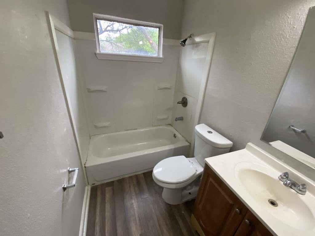 10110 Rosehaven Drive, Houston, Texas image 7