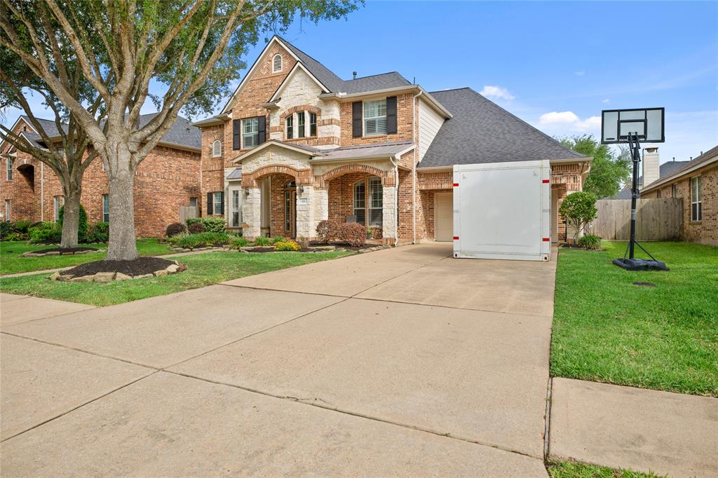 418 Bonnie Bay Court, League City, Texas image 1