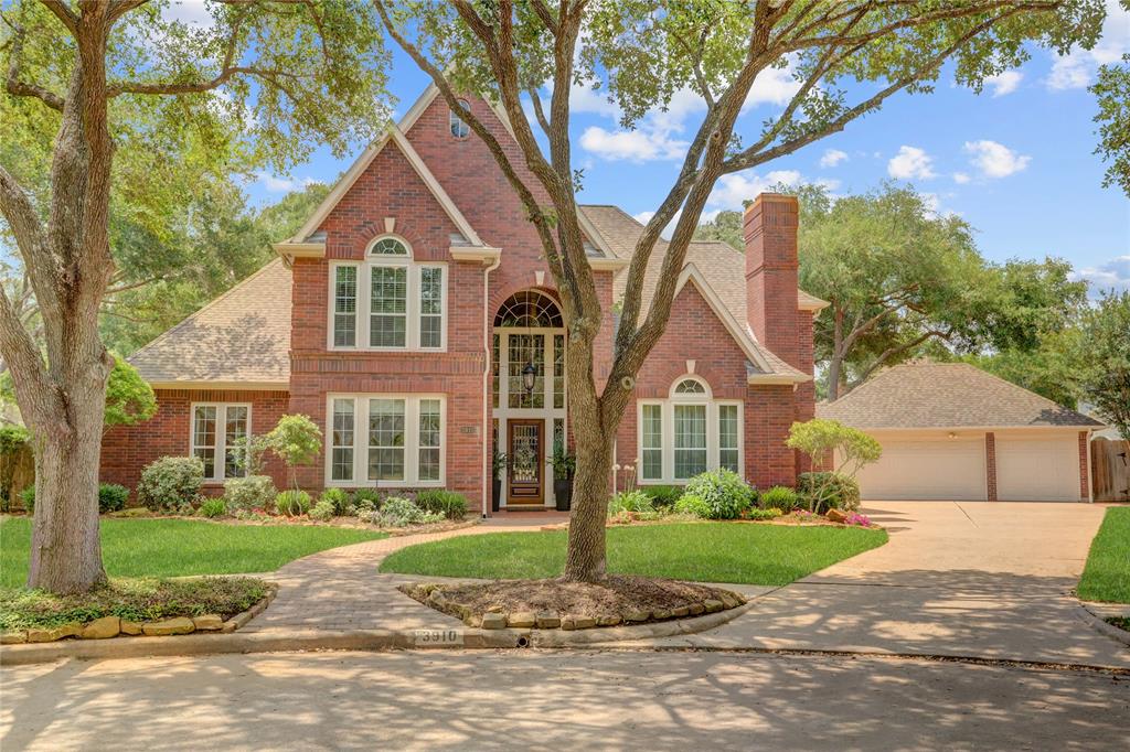 3910 Woodglen Court, Houston, Texas image 2