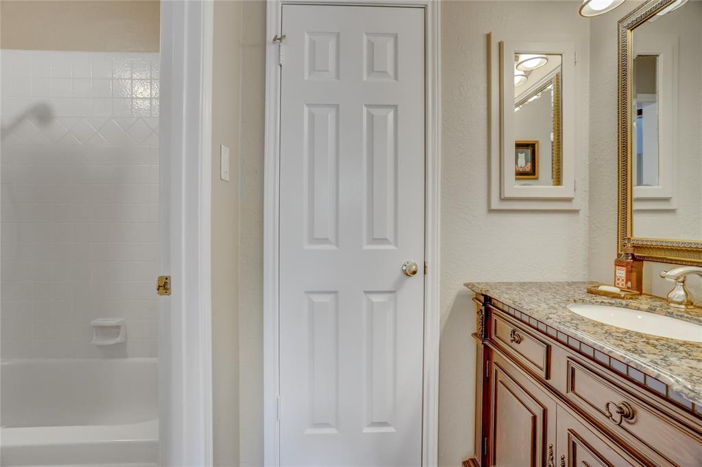 3910 Woodglen Court, Houston, Texas image 28