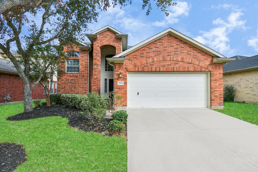 12915 Meadow Springs Drive, Pearland, Texas image 7